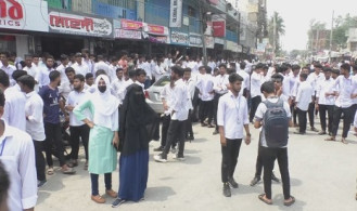 ছয় দফা দাবিতে কুষ্টিয়ায় পলিটেকনিক শিক্ষার্থীদের বি‌ক্ষোভ