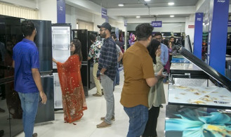 ঈদ উৎসবে জমজমাট ওয়ালটন ফ্রিজের বিক্রি