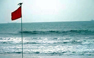 সমুদ্রবন্দরে তিন নম্বর সতর্কতা সংকেত