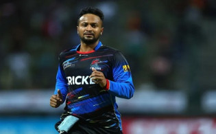 ৫০০ ছুঁয়ে টি-টোয়েন্টিতে সাকিবের অনন্য ইতিহাস