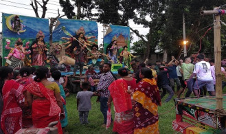 পাংশায় প্রতিমা বিসর্জনের মধ্য দিয়ে শান্তি পূর্ণ ভাবে শারদীয় দুর্গা পুজা সম্পন্ন