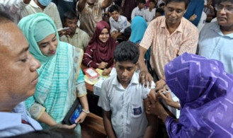 রাজবাড়ীতে টাইফয়েড টিকা প্রদান কার্যক্রমের উদ্বোধন 