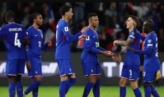 এমবাপ্পের জোড়া গোলে দারুণ জয়ে বিশ্বকাপ নিশ্চিত করল ফ্রান্স