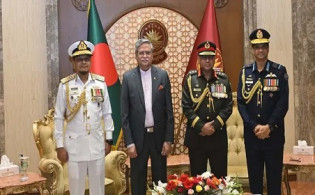 রাষ্ট্রপতির সঙ্গে তিন বাহিনীর প্রধানদের সাক্ষাৎ