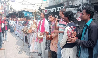 বাউল শিল্পী আবুল সরকারের মুক্তির দাবিতে যশোরে সাংস্কৃতিক অঙ্গনের মানববন্ধন