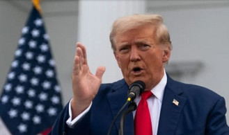 বৈধ অভিবাসনেও নজরদারি বাড়াচ্ছেন ট্রাম্প