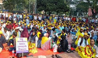 আজও কর্মবিরতিতে স্বাস্থ্য সহকারীরা, ১৫ হাজার কেন্দ্রের টিকাদান বন্ধ