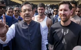মেসির অনুষ্ঠানে বিশৃঙ্খলা, পশ্চিমবঙ্গের ক্রীড়ামন্ত্রীর পদত্যাগ