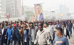 ‘লিডার আসছে’ স্লোগানে মুখর ঢাকার রাজপথ
