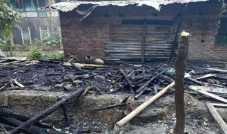 বাউফলে বসত ঘরে আগুন দেয়ার খবর ফেসবুকে শেয়ার করায় সাংবাদিককে হত্যার হুমকি