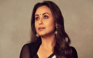 কণ্ঠস্বর নিয়ে কটাক্ষ, প্রকাশ্যে আবেগে ভেঙে পড়লেন রানি