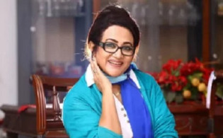 জহির রায়হানকে একুশে পদক উৎসর্গ করলেন ববিতা