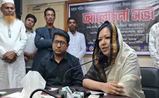 ‘আমরা সবকিছুতেই রাজনীতি করি’