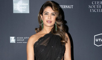 বিজয়ীদের হাতে অস্কার তুলে দেবেন প্রিয়াঙ্কা