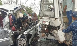 বাগেরহাটে বাসের সঙ্গে মাইক্রোর সংঘর্ষ, বর–কনেসহ নিহত ১৪