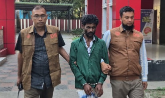 রাজবাড়ীতে বিদেশী পিস্তল-গুলিসহ অস্ত্র ব্যবসায়ী আটক