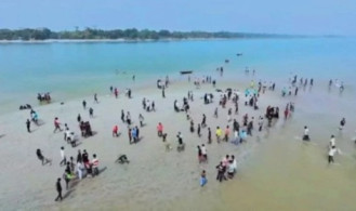 মধুমতির বুকে হাজারো ভ্রমণ পিপাসুর ভিড়