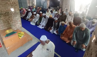 সৌদির সাথে মিল রেখে সাতক্ষীরায় ঈদ উদযাপন