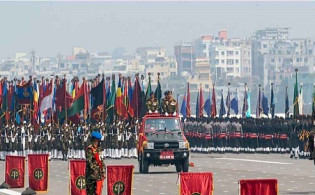 স্বাধীনতা দিবসে মনোমুগ্ধকর কুচকাওয়াজ