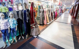 সারাদেশে রাত ৮টার মধ্যে সব দোকান-শপিংমল বন্ধের সিদ্ধান্ত