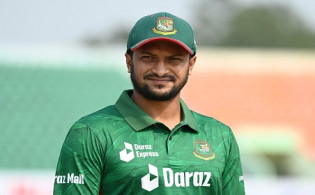 রাজনীতি বিতর্কে নিজের অবস্থান জানালেন সাকিব