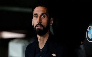 রেফারির সিদ্ধান্তে হতাশ আরবেলোয়া