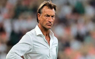 বিশ্বকাপের আগে কোচ রেনার্ডকে ছাঁটাই করল সৌদি আরব