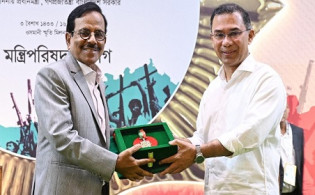 দর্শকদের স্বাধীনতা পদক উৎসর্গ করলেন হানিফ সংকেত