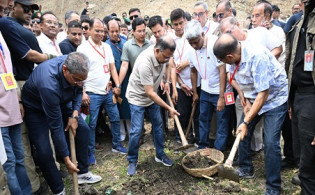বাবার খনন করা খাল পুনঃখনন করলেন প্রধানমন্ত্রী