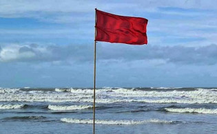 সব সমুদ্রবন্দরে ৩ নম্বর সতর্ক সংকেত