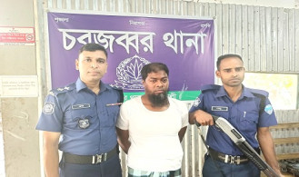 সুবর্ণচরে চিকিৎসার নামে ছাত্রীকে শ্লীলতাহানি, প্রধান শিক্ষক গ্রেপ্তার