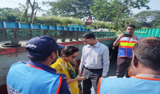নিষেধাজ্ঞা অমান্য করে খালে বাল্কহেড চলাচল করায় ৫টি বাল্কহেড জব্দ