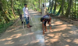 রাস্তায় মাটি ফেলে জনদুর্ভোগ সৃষ্টি করায় দুইজনের অর্থদণ্ড 