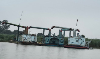 পদ্মা সেতু সংলগ্ন লৌহজংয়ে মাটি লুটের মহোৎসব