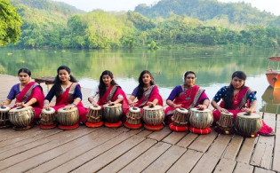 কাপ্তাইয়ে বিটিভি’র নান্দনিক অনুষ্ঠান ধারণ, বদলে যাচ্ছে চেনা গল্প