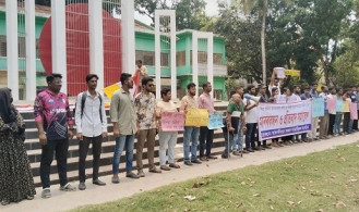 শিশু রামিসা হত্যার বিচার দাবিতে সাতক্ষীরায় মানববন্ধন
