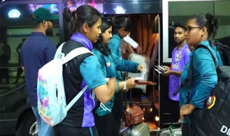 ইতিহাস বদলাতে দেশ ছাড়লো নারী ক্রিকেট দল