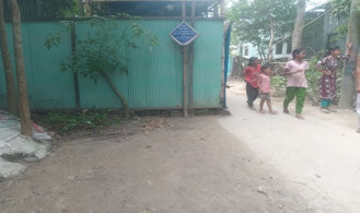 ফরিদপুরে এলজিইডি'র পাকা রাস্তা দখল করে ঘর ও প্রাচীর নির্মাণ 