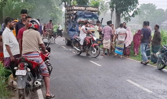 টাঙ্গাইলে ট্রাক-পিকআপ সংঘর্ষ, নিহত ৪