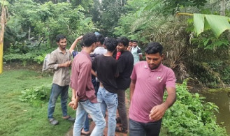 পরানদহে ভাড়াটিয়া বাহিনী নিয়ে হিন্দু সম্প্রদায়ের জমি দখলের চেষ্টা শুকুর আলীর