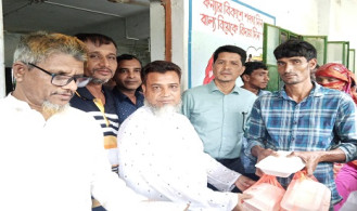 কাপ্তাইয়ে পাহাড় ধসে ক্ষতিগ্রস্তদের পাশে তাঁতী দল নেতা আফসার উদ্দিন