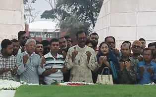 ৬ষ্ঠ প্রতিষ্ঠাবার্ষিকী উপলক্ষে জিয়াউর রহমান ও খালেদা জিয়ার মাজারে জিসফ’র শ্রদ্ধাঞ্জলি