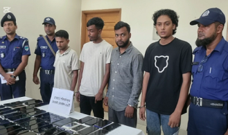 বাগেরহাটে আইএমইআই পরিবর্তন করা ৫৯টি মোবাইলফোন উদ্ধার, প্রেপ্তার ৪