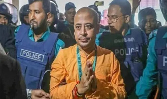 মায়ের মৃত্যুতে ৫ ঘণ্টার জন্য প্যারোলে মুক্তি পেলেন চিন্ময় কৃষ্ণ