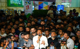  জ্বালানি তেলের দাম বৃদ্ধির প্রতিবাদে এনসিপির বিক্ষোভ