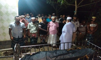 গাজী নজরুলের দ্বিতীয় স্ত্রী মরিয়মের লাশ গভীর রাতে শ্যামনগরে, পারিবারিক কবরস্থানে দাফন 