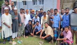নড়াইলে  শ্রমিকদল নেতা শেখ হুমায়ূন কবিরের ব্যক্তিগত উদ্যোগে বৃক্ষরোপণ কর্মসূচির উদ্বোধন 