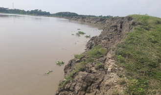 দ্রুত বাঁধ সংস্কার করা না হলে বিস্তীর্ণ অঞ্চল প্লাবিত হওয়ার আশঙ্কা