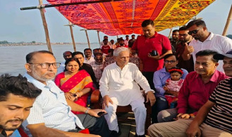 মধুমতির বুকে বৈঠার ঝংকার, নৌকা বাইচ ও গ্রামীণ মেলায় মানুষের ঢল 