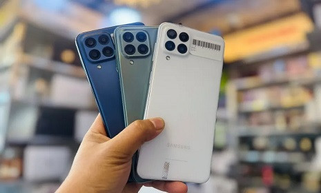 স্মার্টফোনের আমদানি শুল্ক কমানো হবে, বিদেশ থেকে আনা যাবে ৩টি হ্যান্ডসেট